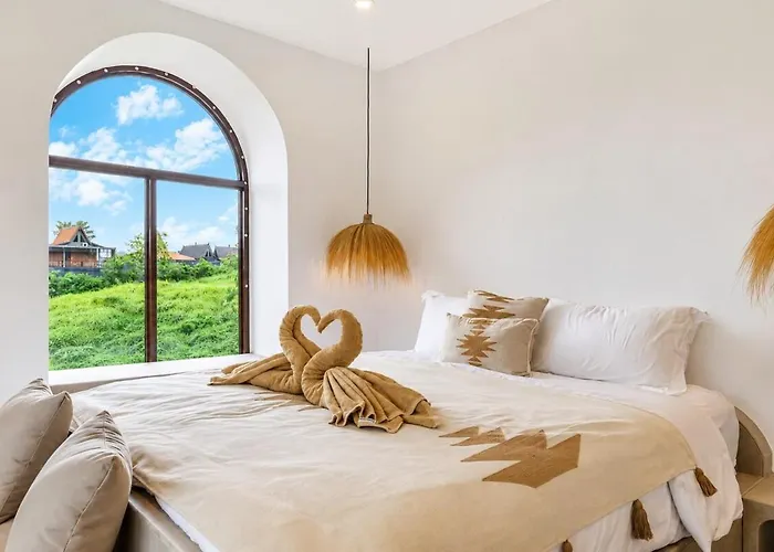 Rooftop 3br With Private & Pool For Secluded Monthly